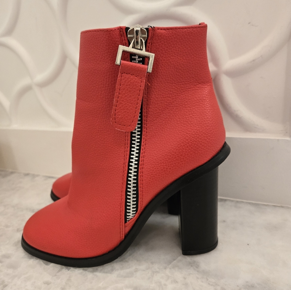 Red Boots sz 6